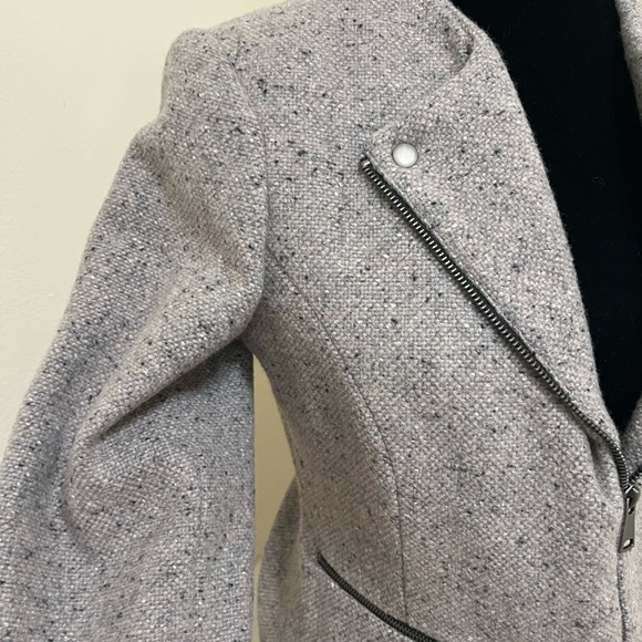 Mossimo grey wool jacket size M. Side zip pockets, zip front. Blazer styling. - Picture 4 of 9